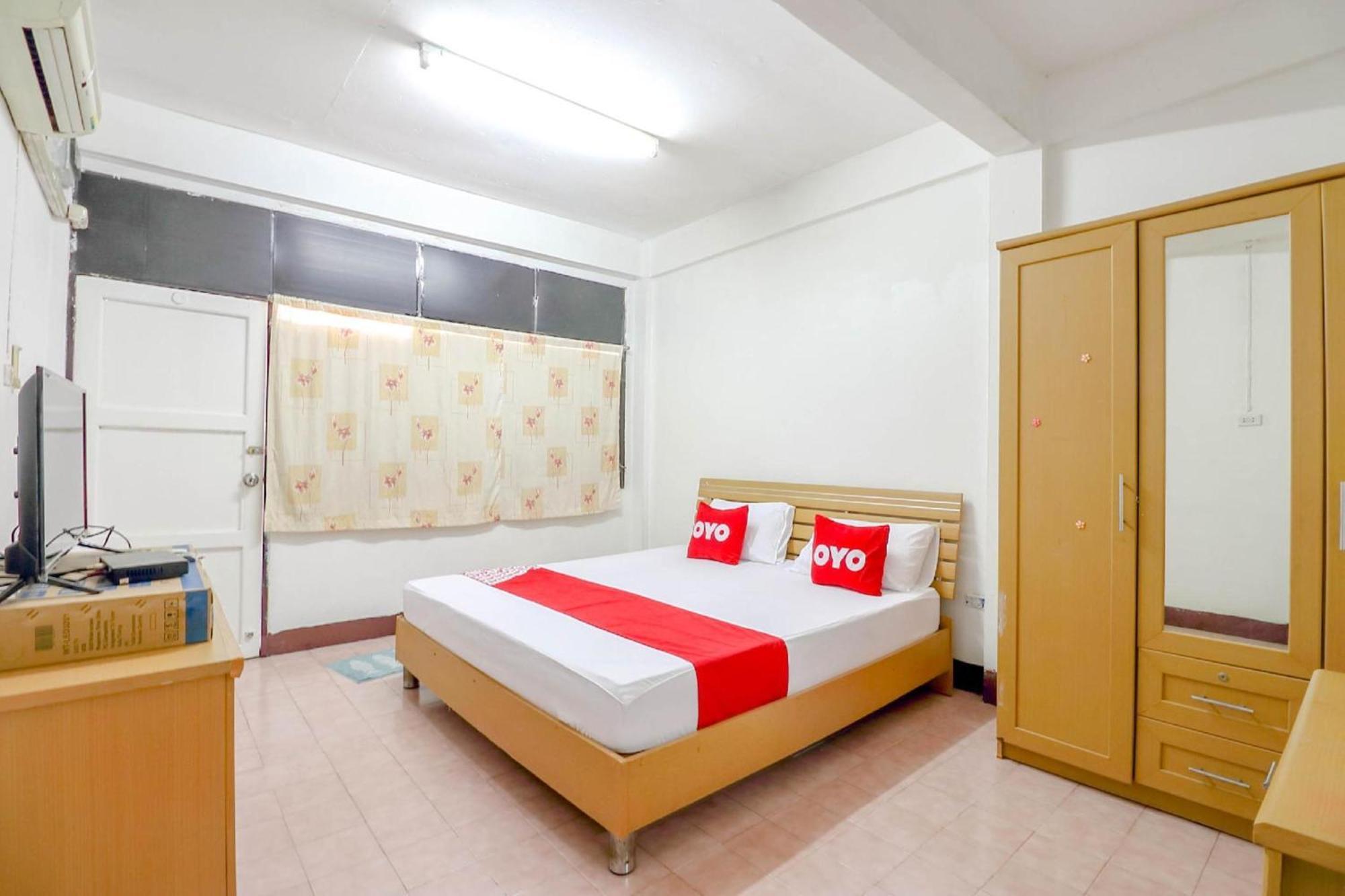 Oyo 525 Mrt Phetkasem 48-1 Place Khách sạn 2*